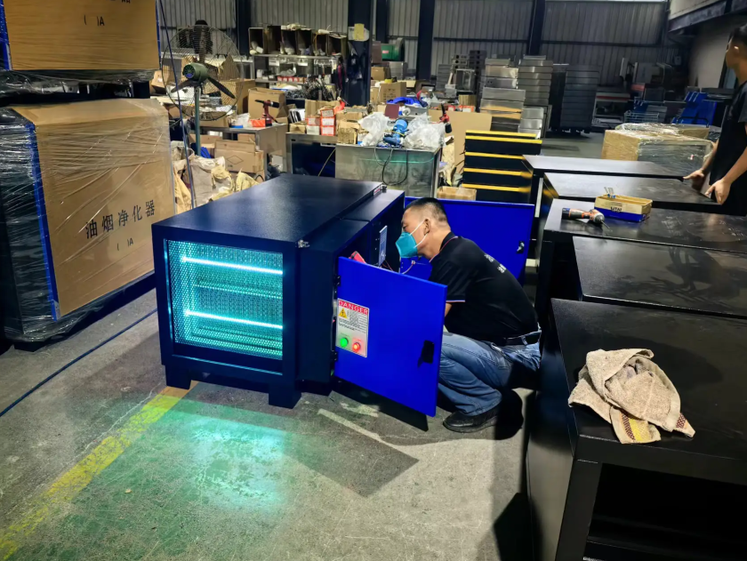 鄭州油煙凈化器生產(chǎn)車間實景圖